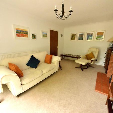 Cosy House, A Train Spotter'S Delight! Villa New Alresford Exterior photo