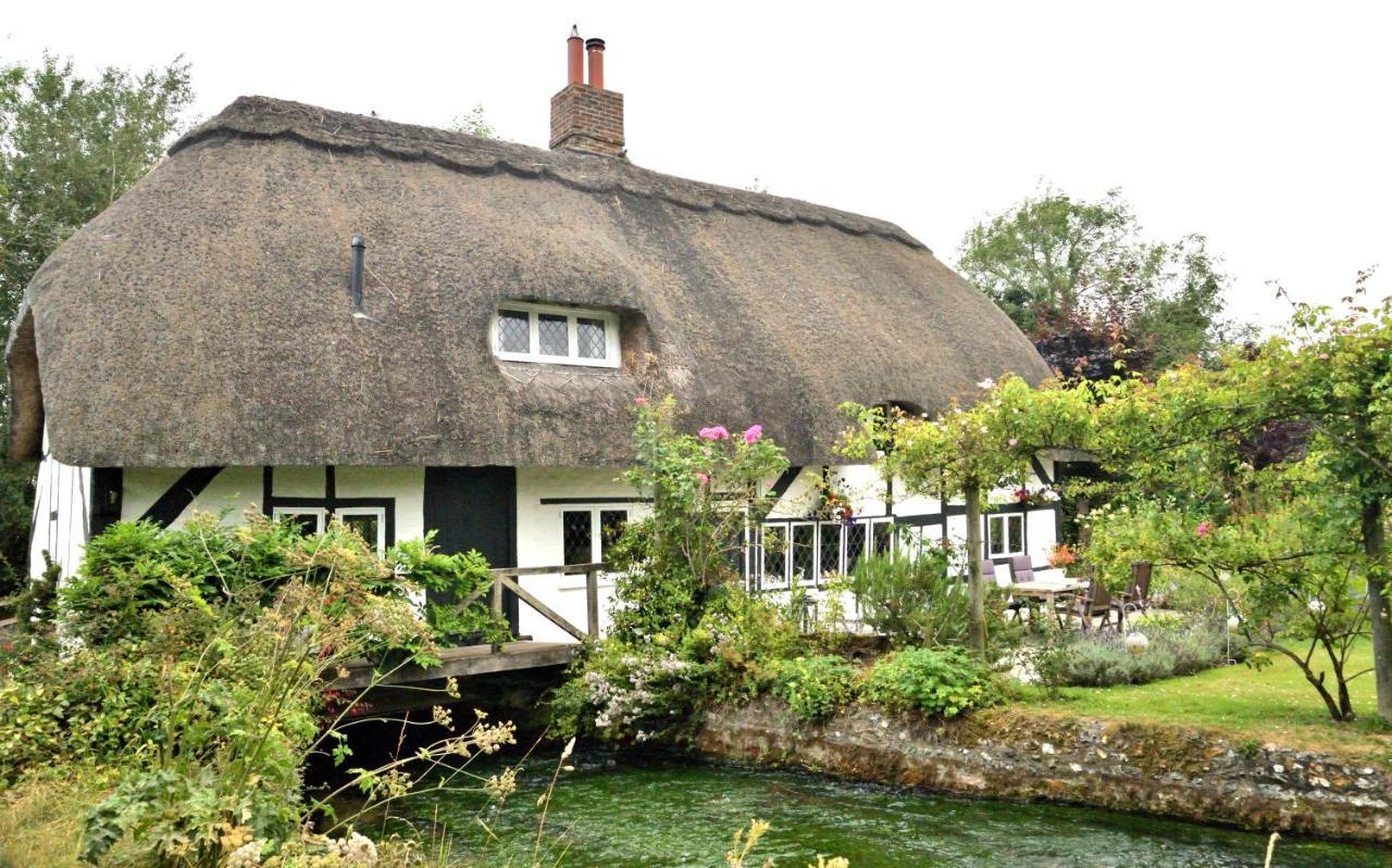 Cosy House, A Train Spotter'S Delight! Villa New Alresford Exterior photo
