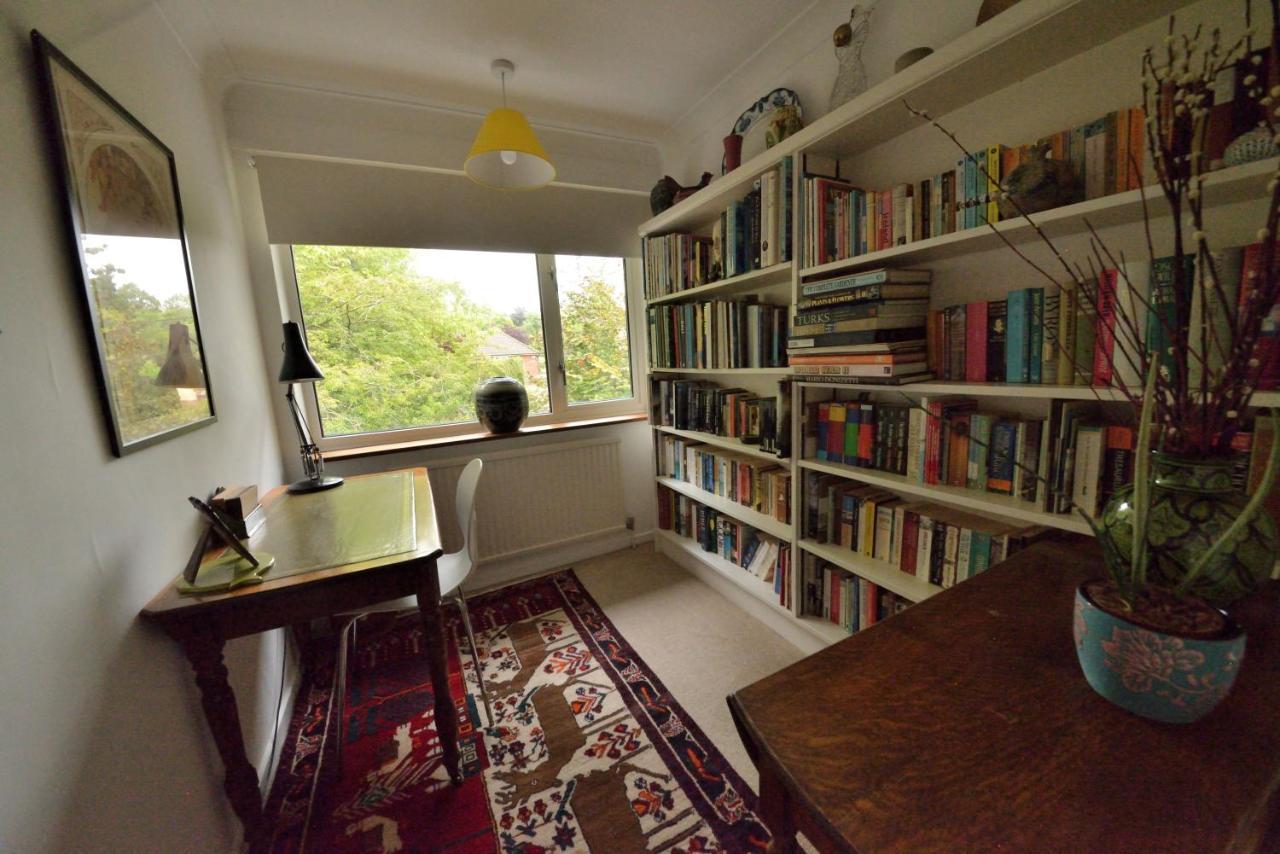Cosy House, A Train Spotter'S Delight! Villa New Alresford Exterior photo